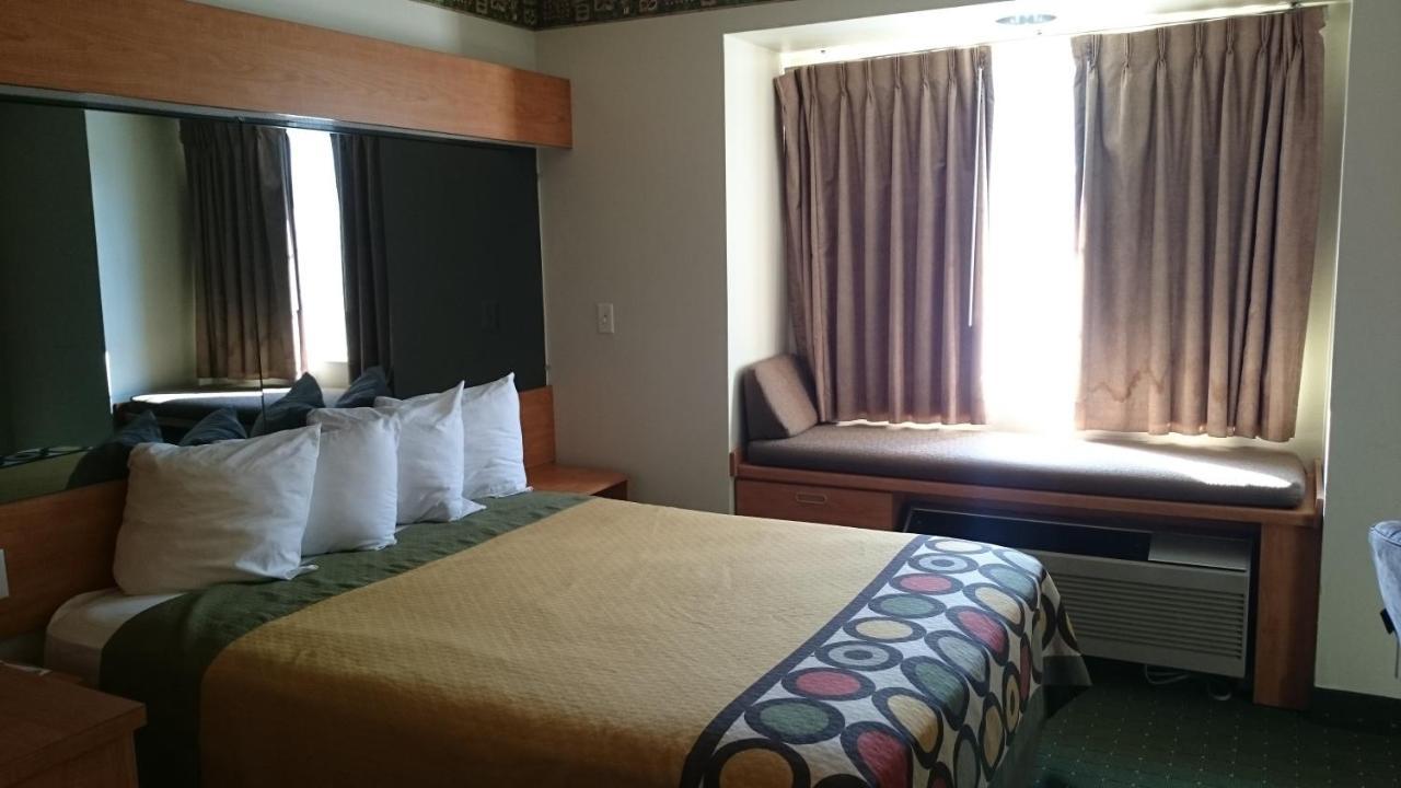 Super 8 by Wyndham Pride Midvale/Midvalley/Salt Lake City Rom bilde