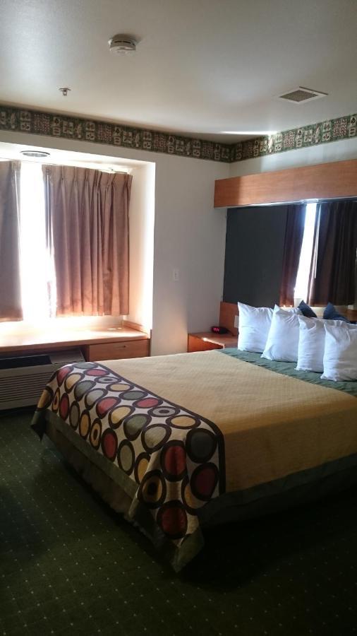 Super 8 by Wyndham Pride Midvale/Midvalley/Salt Lake City Rom bilde